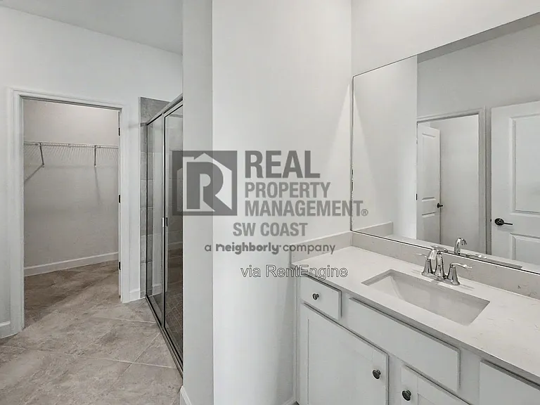 20501 Hazelnut Ct S — Photo 18
