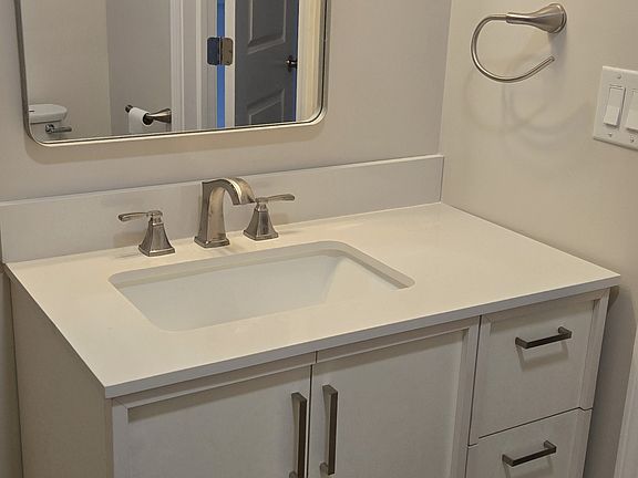 3rd image of 33 James St #1