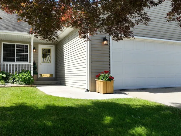 1928 E Oakwood Dr, Mount Pleasant, MI 48858