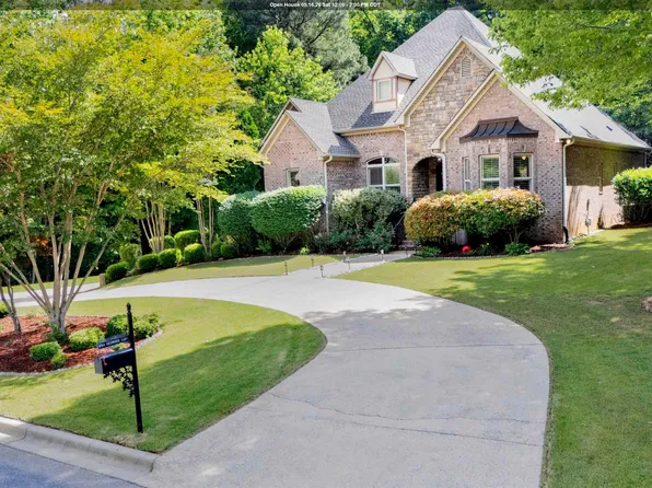 8514 Redwood Ln, Bessemer, AL 35022