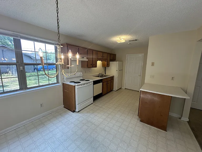 52 Bass Rd — Photo 3