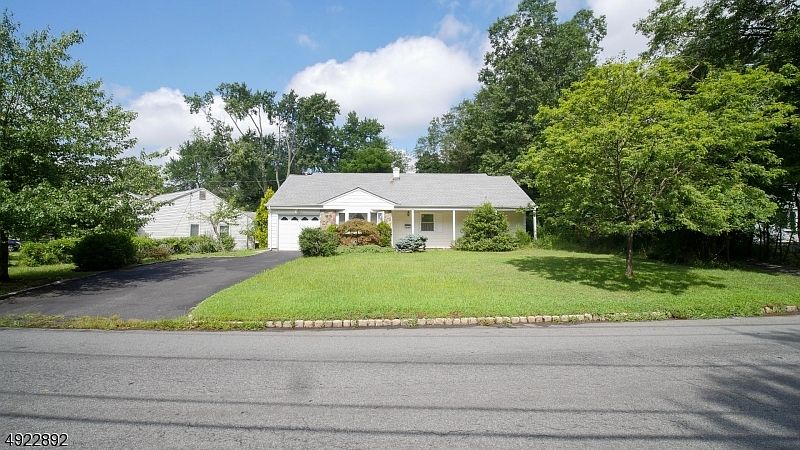 1st image of 37 Fellswood Dr