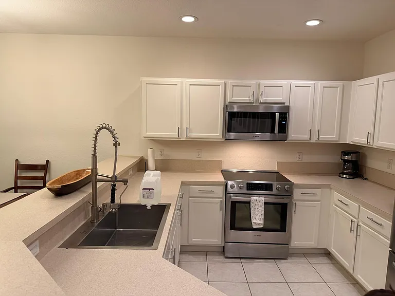 13428 Georgian Ct — Photo 8