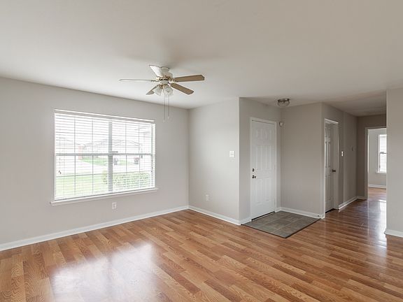 2nd image of 7215 Lilac Manor Ln
