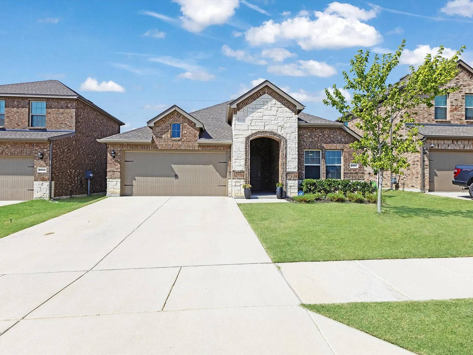 3 bed, 1639 sqft, $2,300 — Photo 1