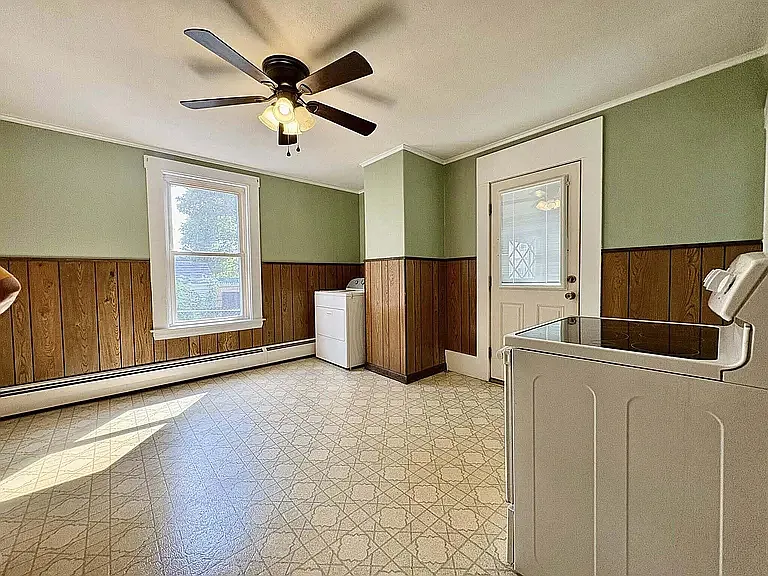 3 bed, 1200 sqft, $2,250 — Photo 3