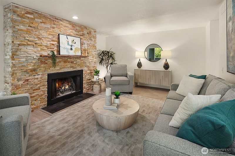 5th image of 17417 Ashworth Avenue N #203