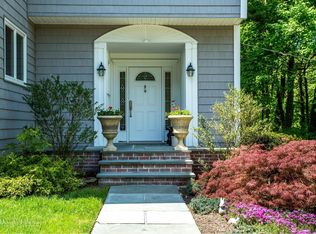 112 A Blair Rd, Oyster Bay, NY 11771