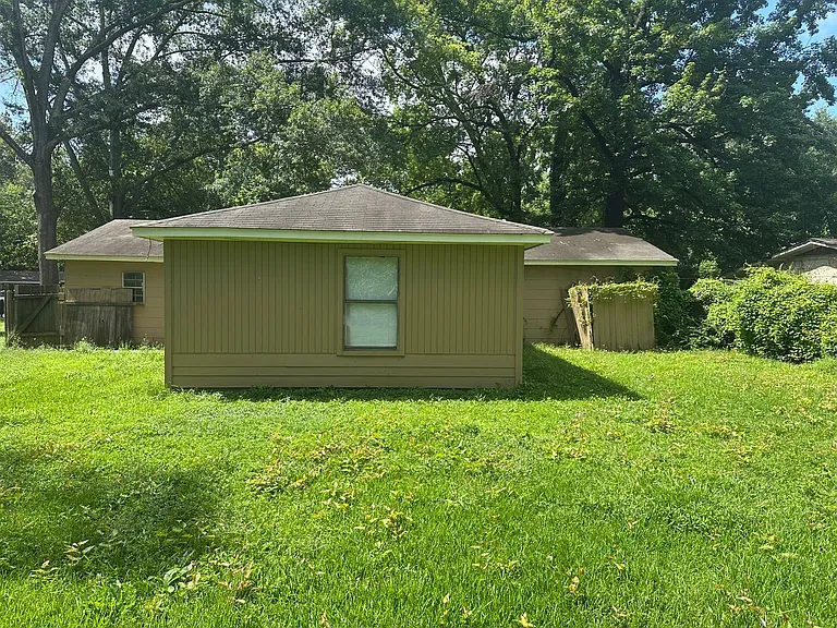 1430 Dianne Dr — Photo 5