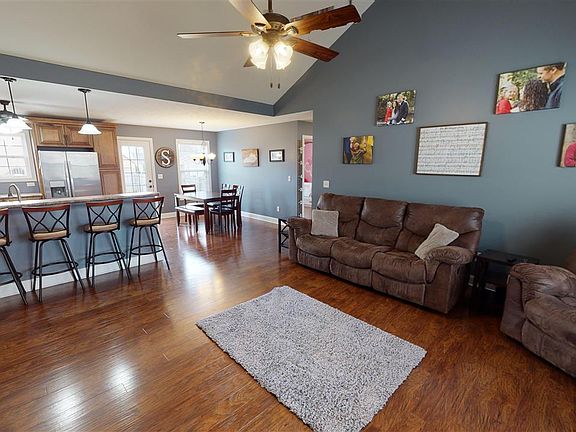 3rd image of 502 Sweet Birch Ct