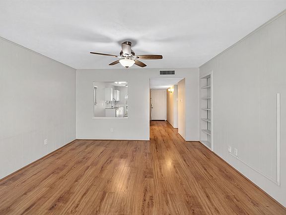3rd image of 5061 Amhurst Ln