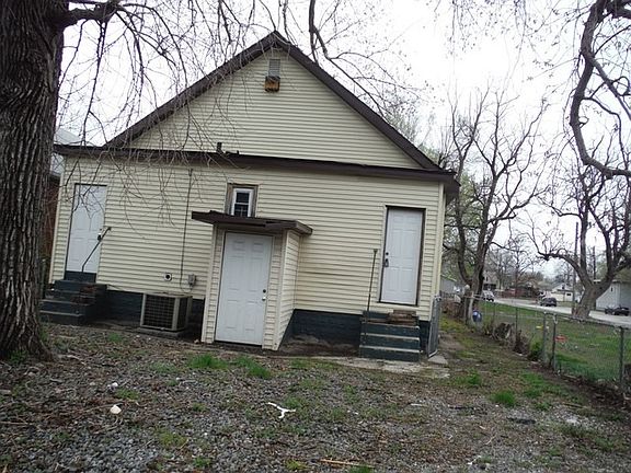 3rd image of 2503 Grand Ave