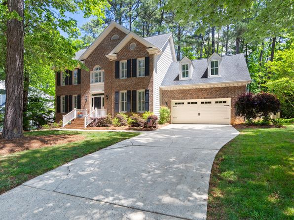 206 Kettlebridge Dr, Cary, NC 27511