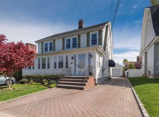 46 Beechwood Ave UNIT 1, Pt Washington, NY 11050