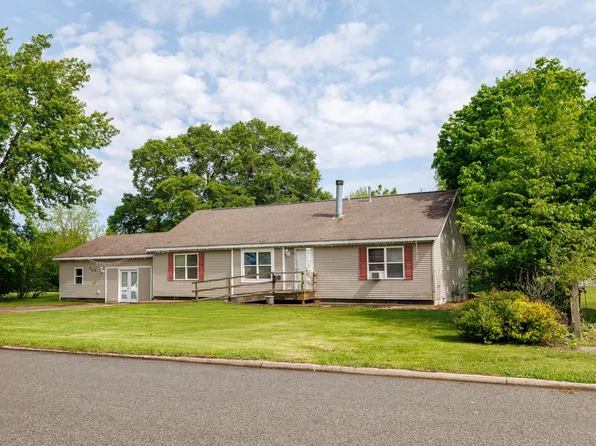 106 W Allen St, Kentland, IN 47951