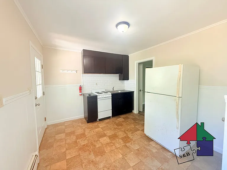 150 Fairground Rd — Photo 4