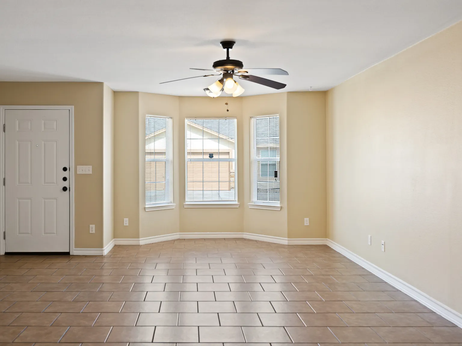 2 bed, 1284 sqft, $1,600 — Photo 2