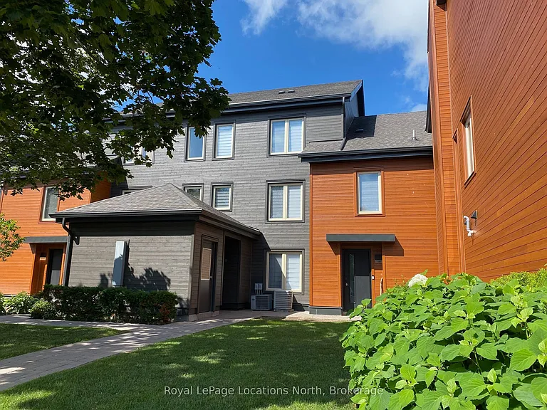 120 Fairway Ct #220 — Photo 1