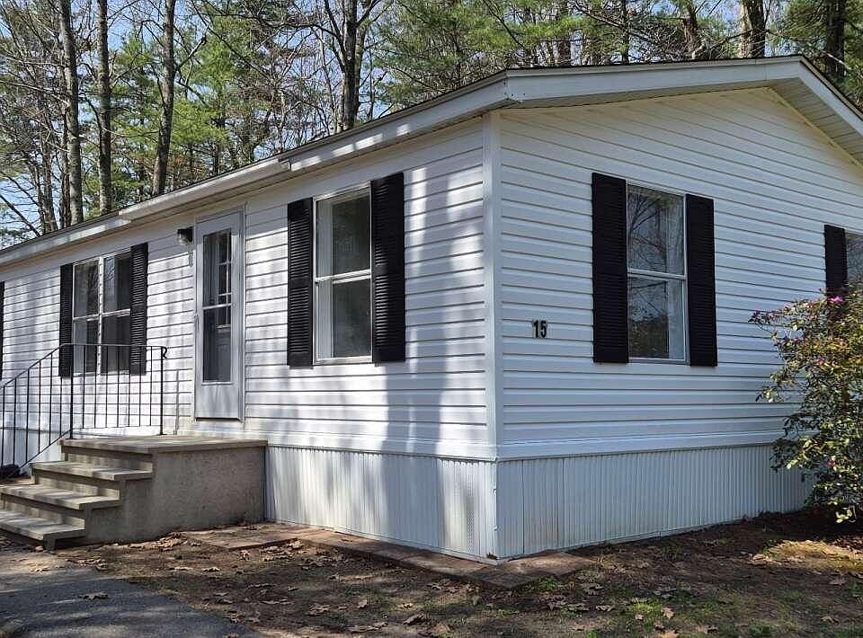 1st image of 15 Deer Isle Drive