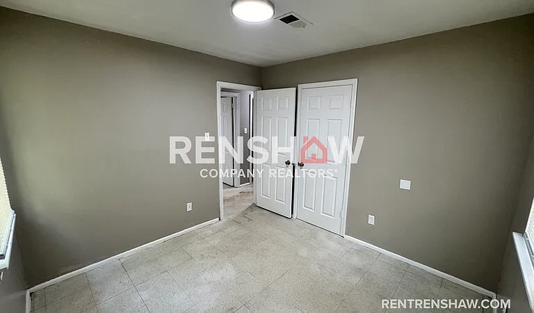 220 Vernelle Ave — Photo 10