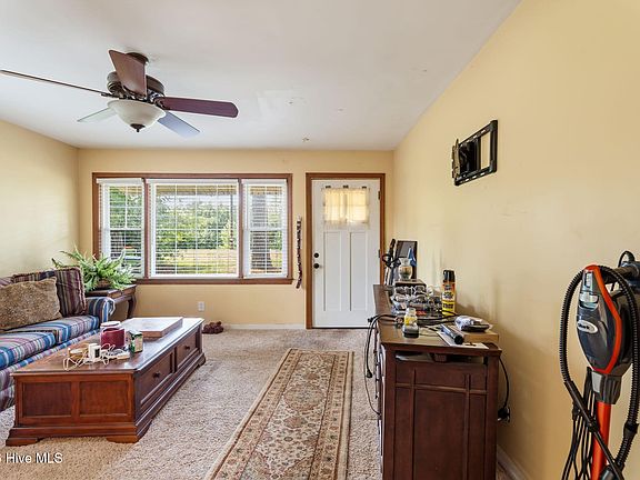 4th image of 818 Van Warren Road