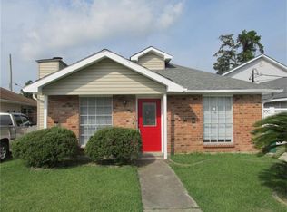 2740 Max Dr, Harvey, LA 70058