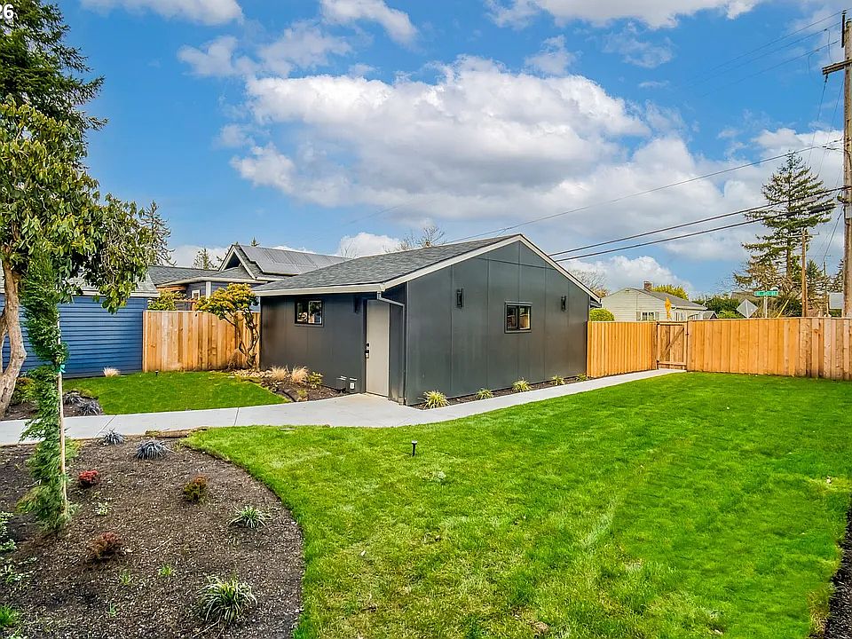 2nd image of 4525 NE 37th Ave #B