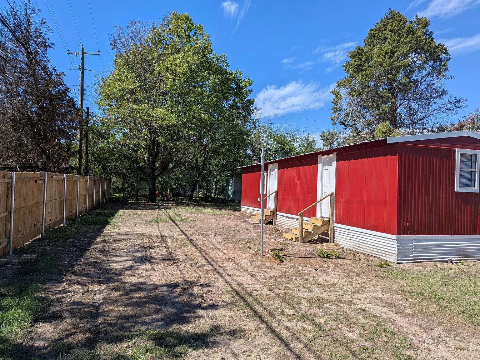 3 bed, 1200 sqft, $995 — Photo 2