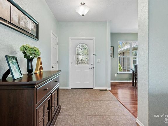 5th image of 68 Skipton Dr