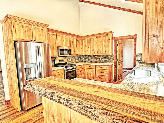 3rd image of 2066 Antler Dr