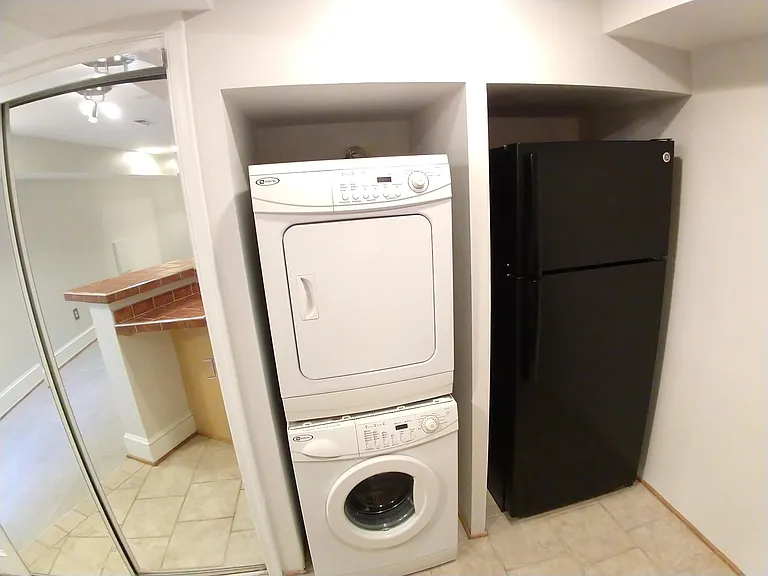 1102 D St SE #B — Photo 4