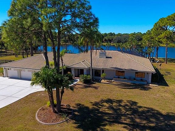 3rd image of 790 Buckskin Ct