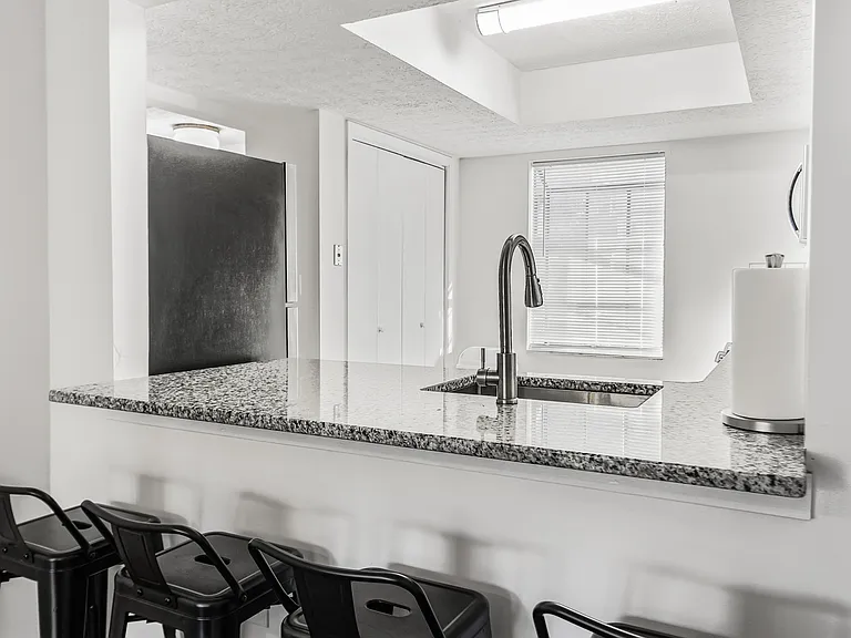 280 Randolph St — Photo 17