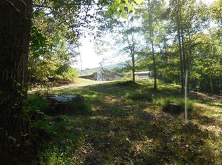 1562 White Oak Rd, Irvine, KY 40336