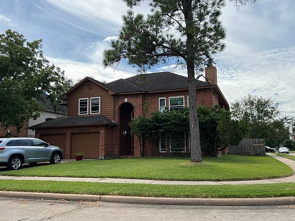 2nd image of 1124 Gulfton Dr