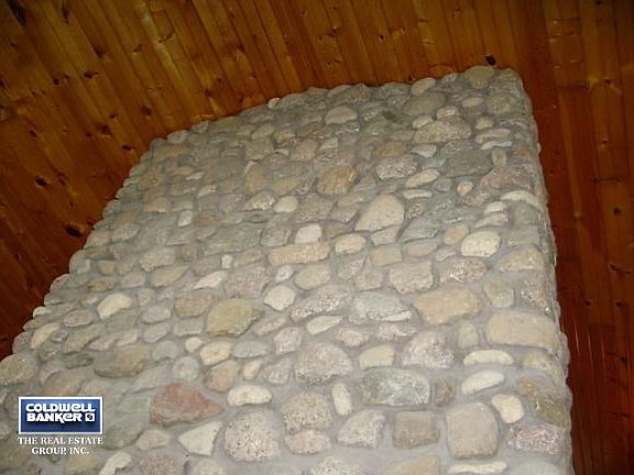 Floor to ceiling fieldstone