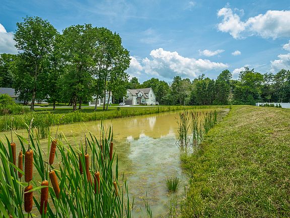 4th image of 8605 Seven Lakes Dr