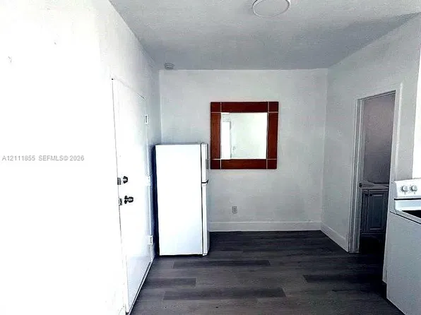 871 SW 3rd St APT 22, Miami, FL 33130
