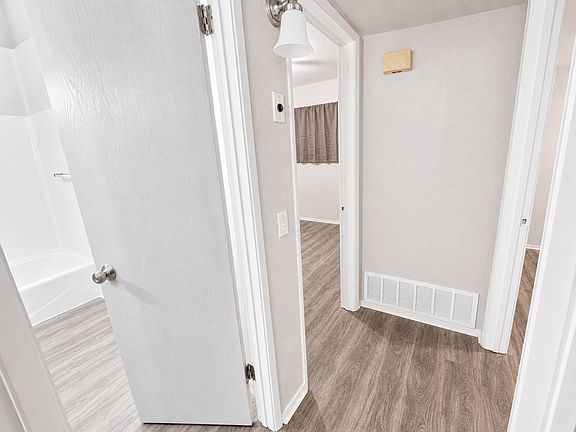 4th image of 1111 E Cochise St APT 8