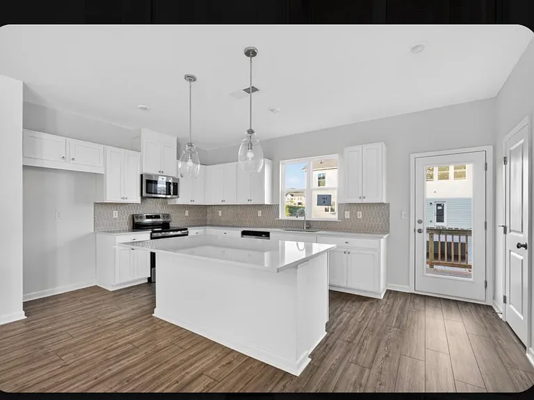 6162 Wayburn St #5 — Photo 6