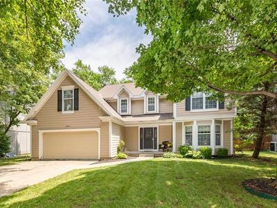 8419 Hall St, Lenexa, KS, 66219