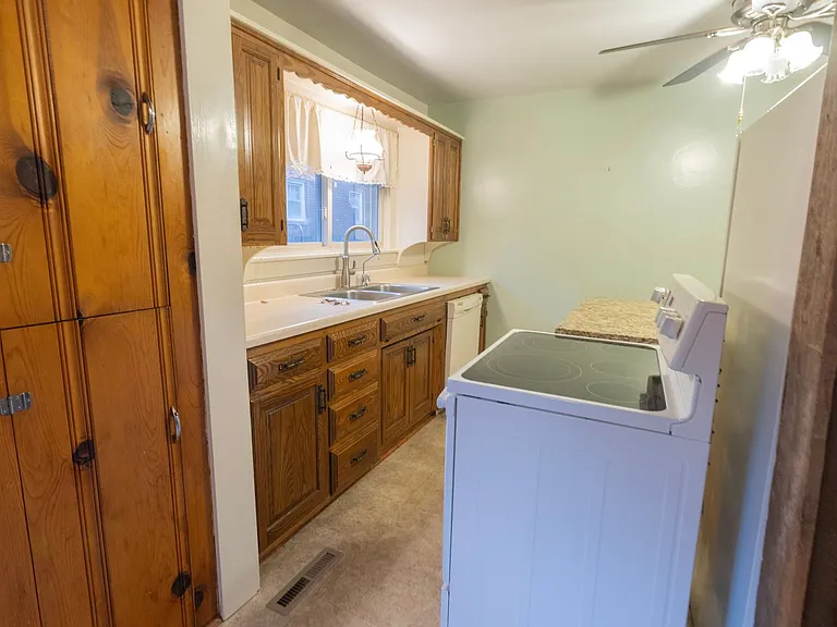 203 Edgewood Ave — Photo 19