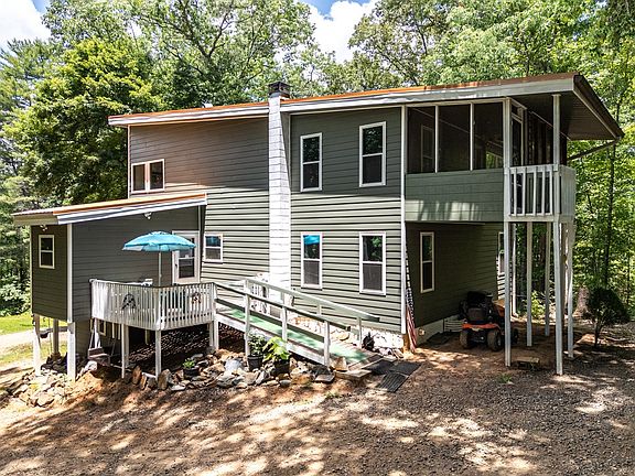 3rd image of 860 Holly Rd