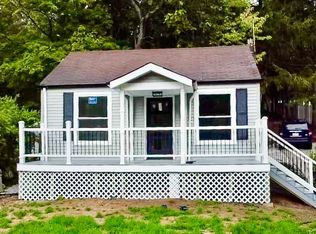 765 Meadow Rd, Smithtown, NY 11787