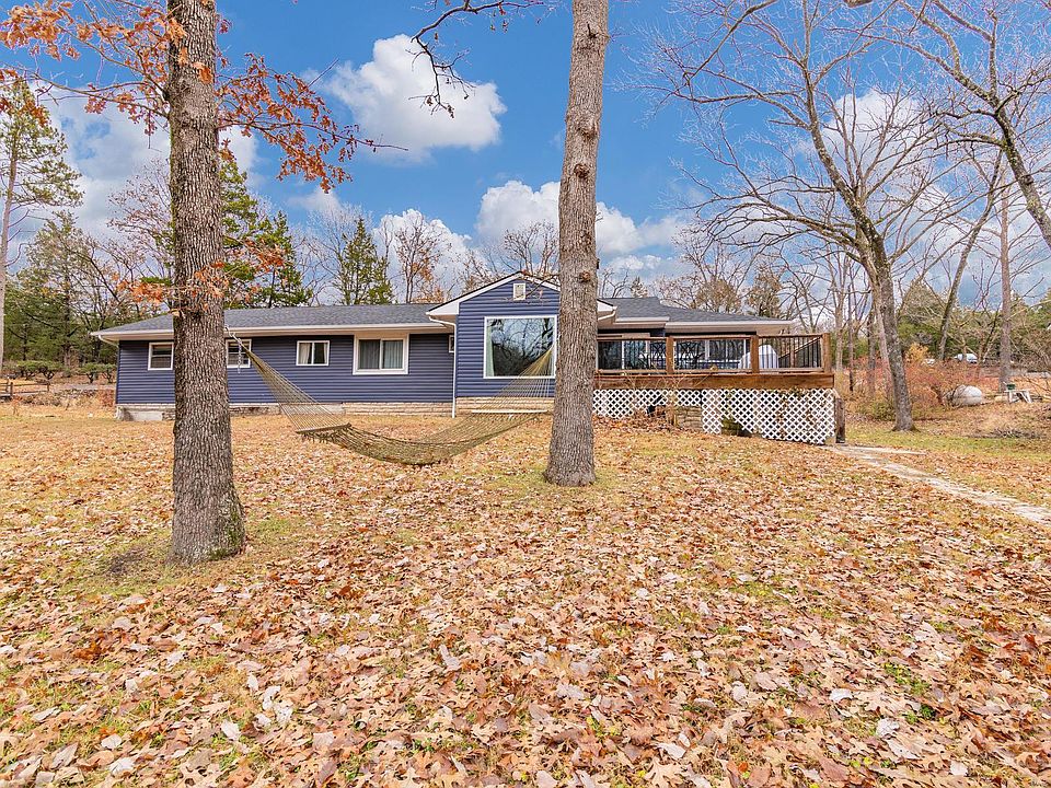 1st image of 226 N Lake Dr