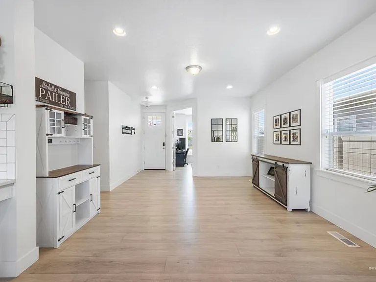 5962 W Milano Dr — Photo 7