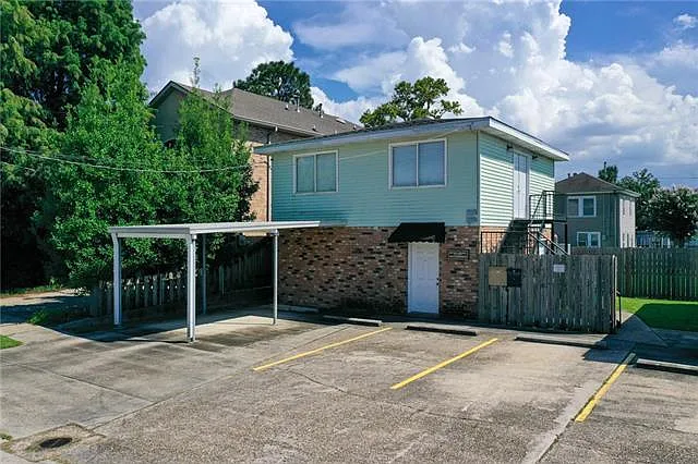 517 Clearview Pkwy — Photo 4