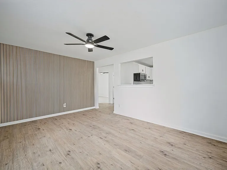 55 Greeneland Blvd — Photo 20