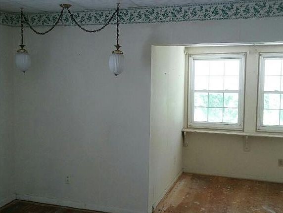 2nd image of 1436 E 135th St
