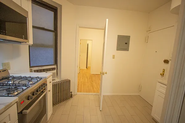 Rented by Maz Group NY | media 9